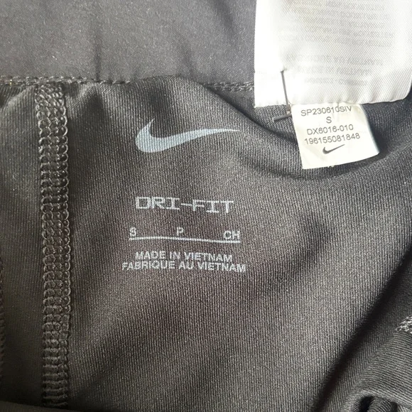 Nike Women's Black Performance Shorts SZ S - Picture 5 of 8